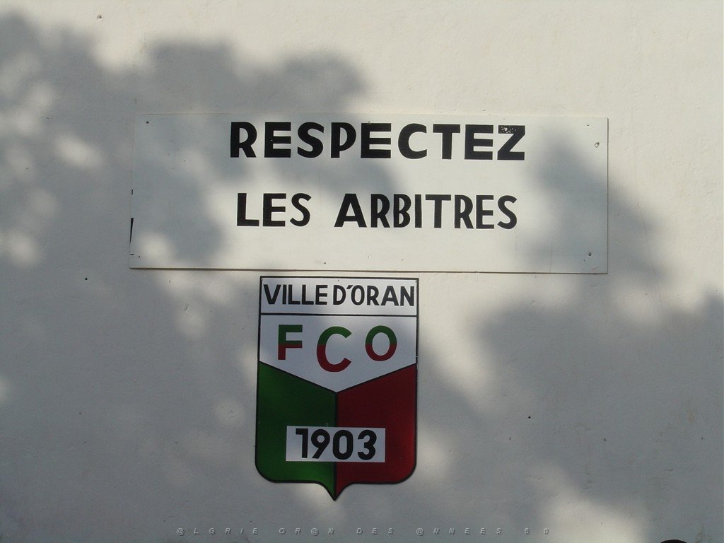ORAN Voyage Juillet 2005 le sigle du club.JPG
